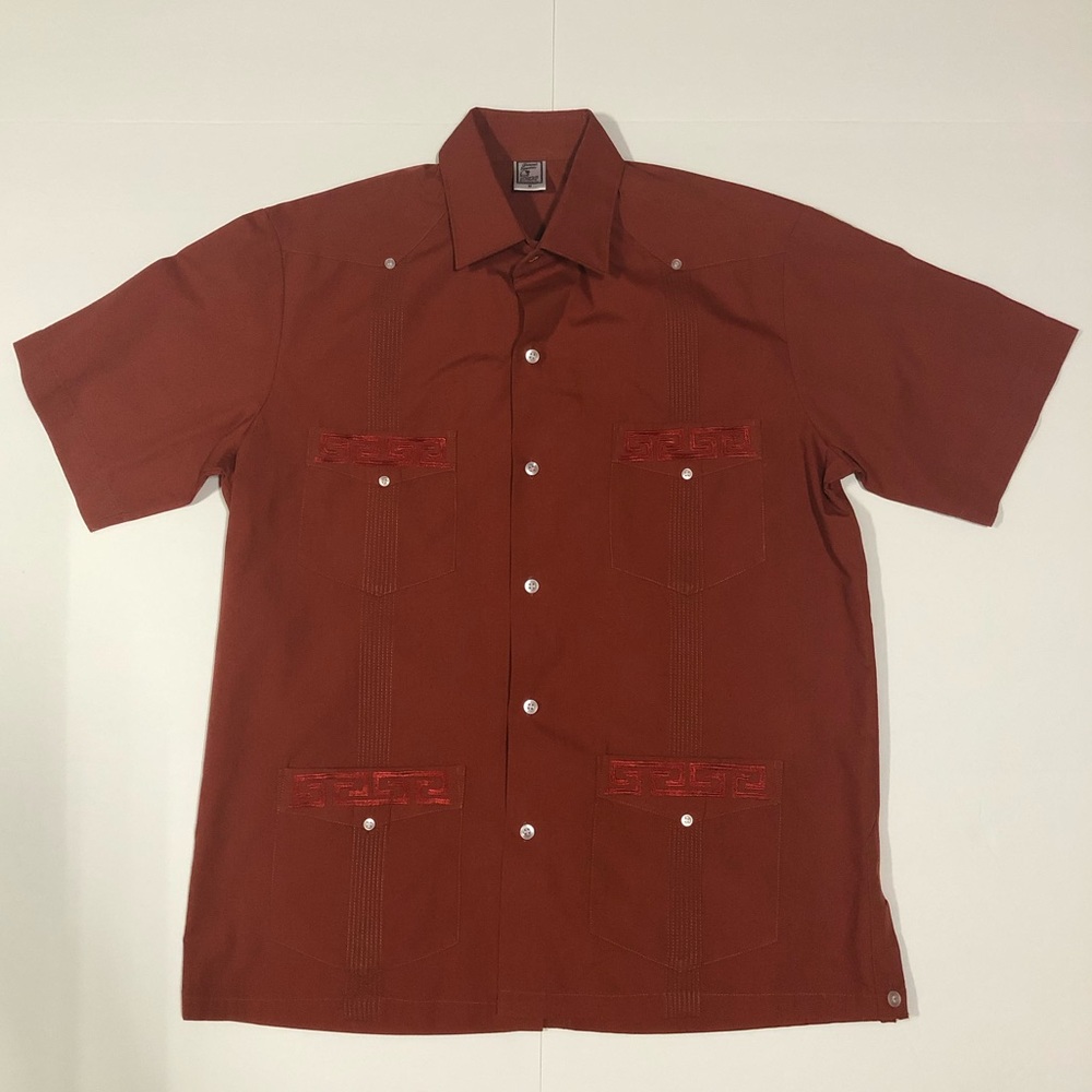Traditional Guayabera men’s shirt from Panamá 🇵🇦